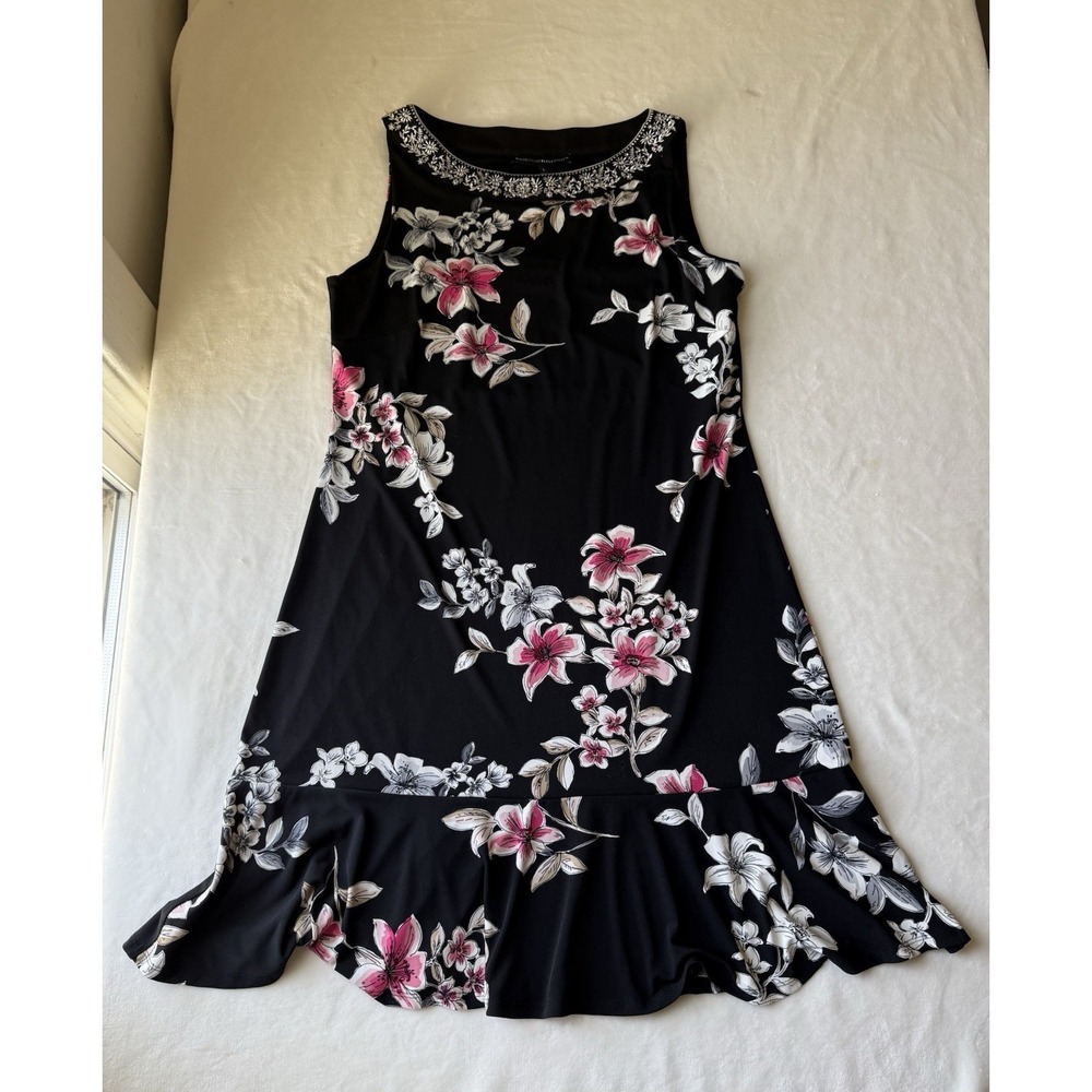 White House Black Market Black Stretchy Flower Dress Size Large Embellished Neck